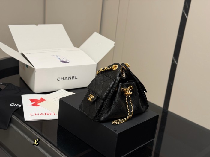 Chanel Bucket Bag 092 DB552 22cm