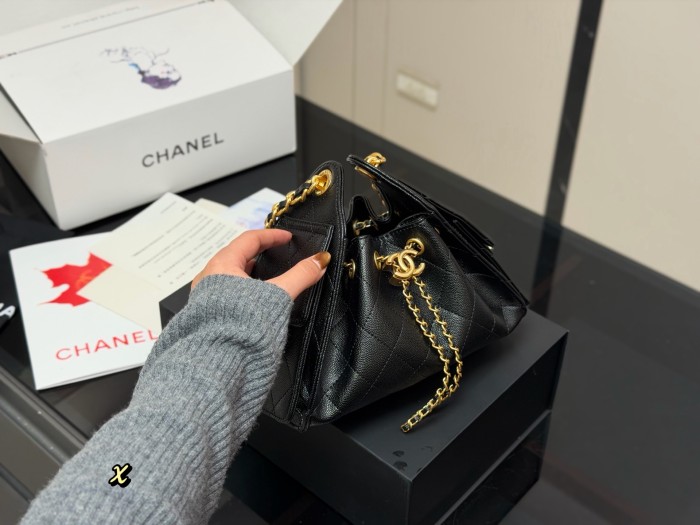 Chanel Bucket Bag 092 DB552 22cm