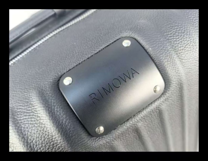 Rimowa Distinct Trolley luggage HL007 21 inches