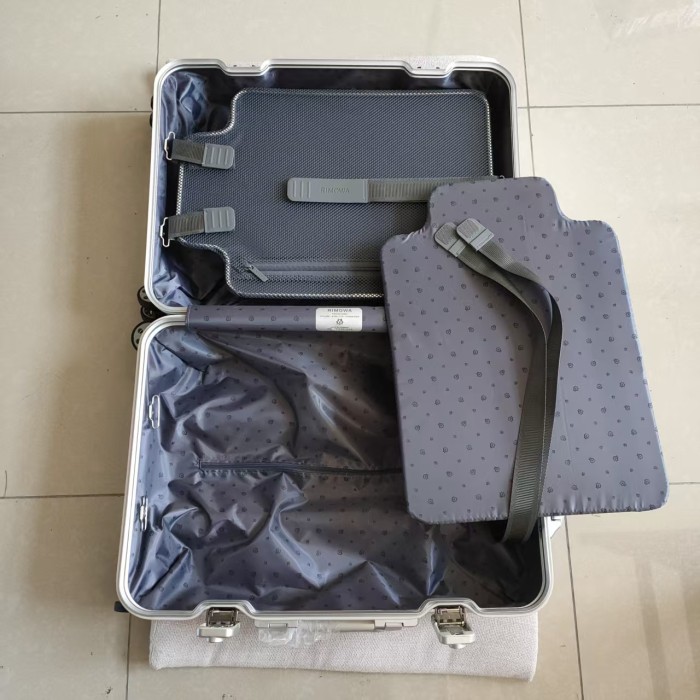 Rimowa Distinct Trolley luggage HL007 21 inches