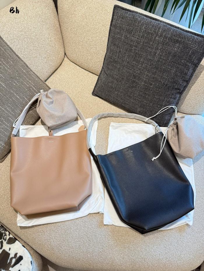 The row Bucket Bag 011 DB071 21cm