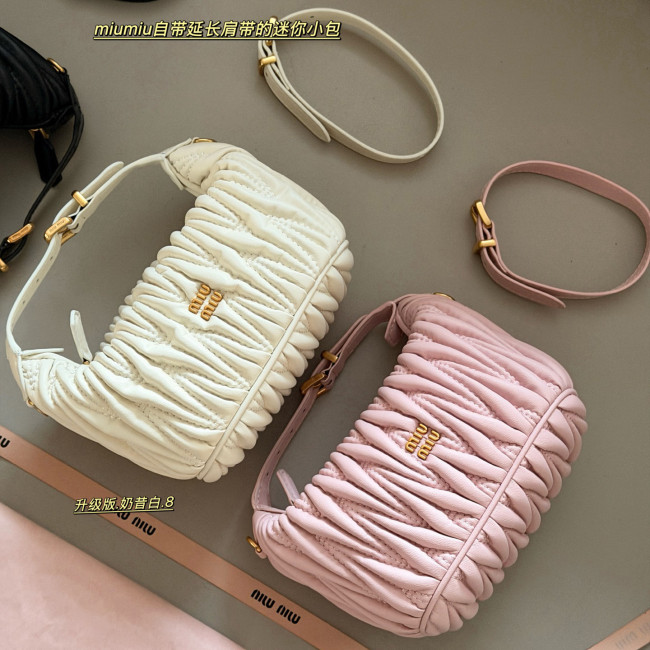 Miu Miu Handbag 025 DB002 16cm