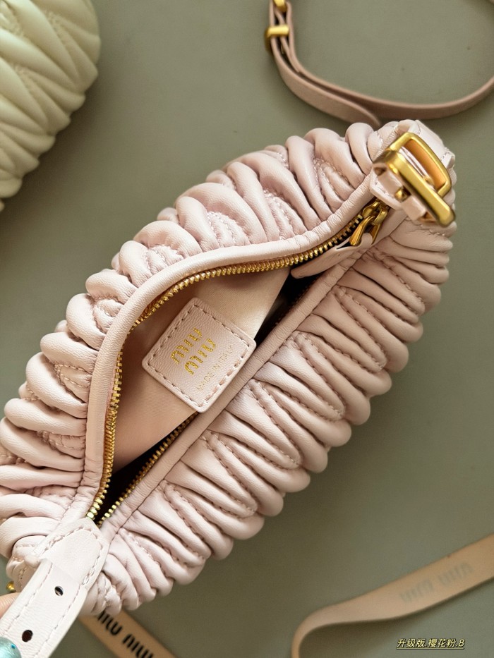 Miu Miu Handbag 025 DB002 16cm