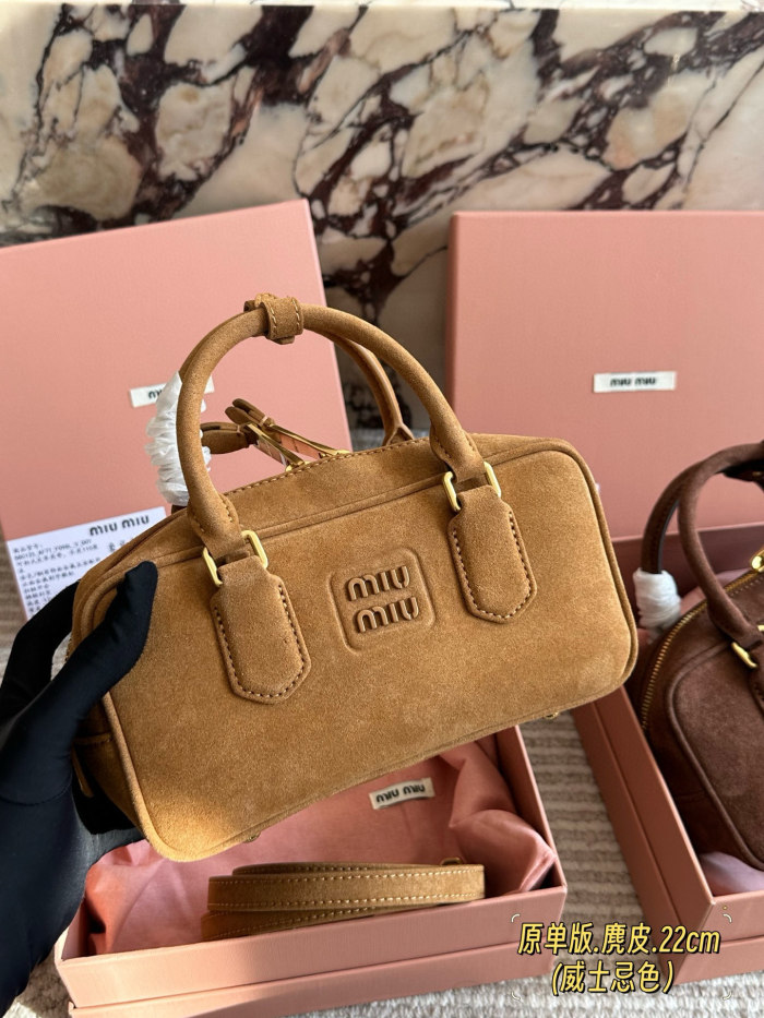 Miu Miu Handbag 024 DB003 22cm