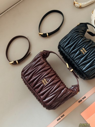 Miu Miu Handbag 025 DB002 16cm