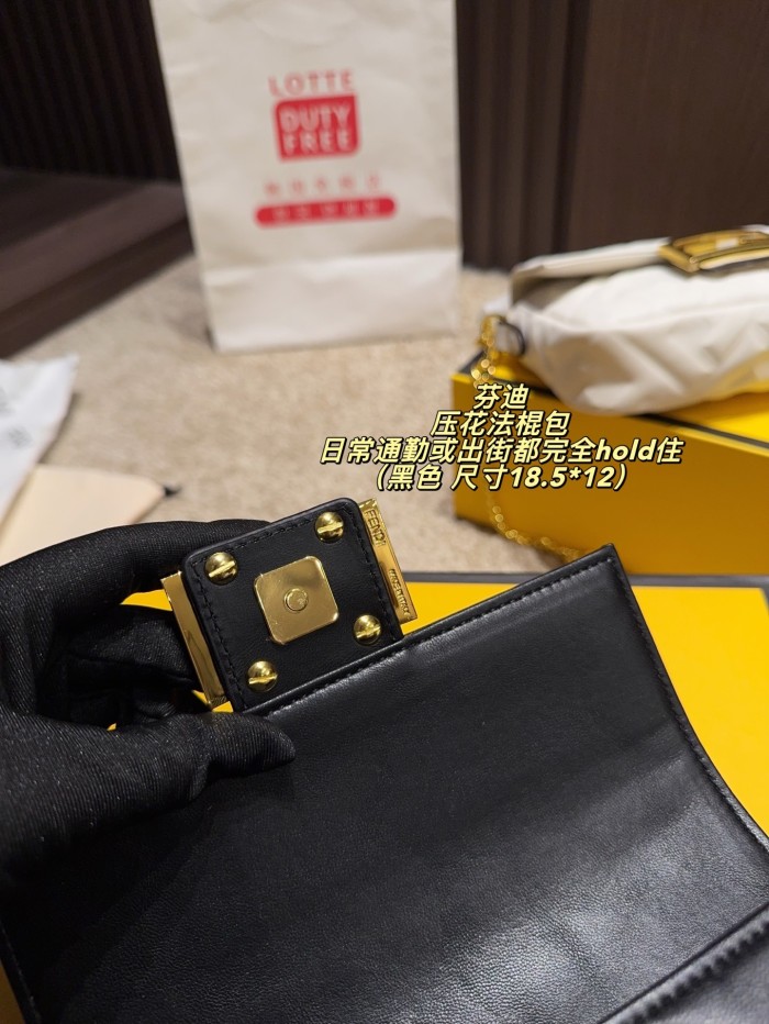 Fendi Baguette Bag 005 DB591 18.5cm