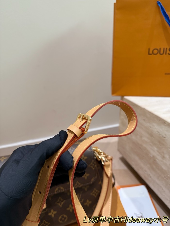 LV Hide Away Bag 275 DB042 30cm
