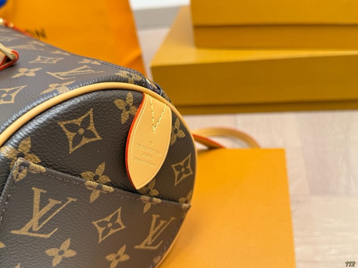 LV Shoulder Bag 276 DB091 30cm