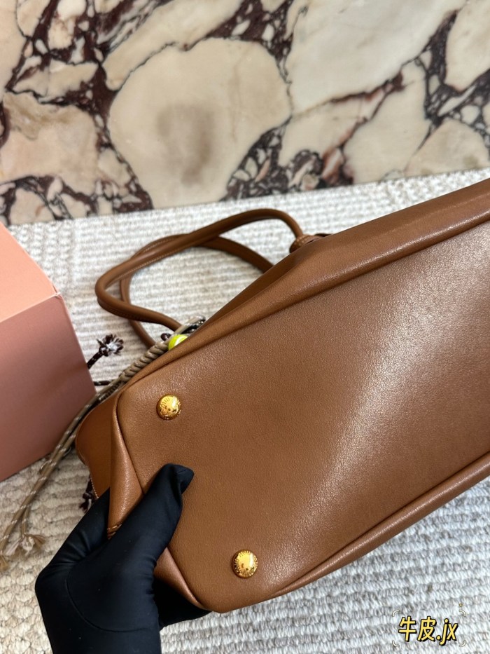 Miu Miu Aventure Handbag 027 DB562 40cm