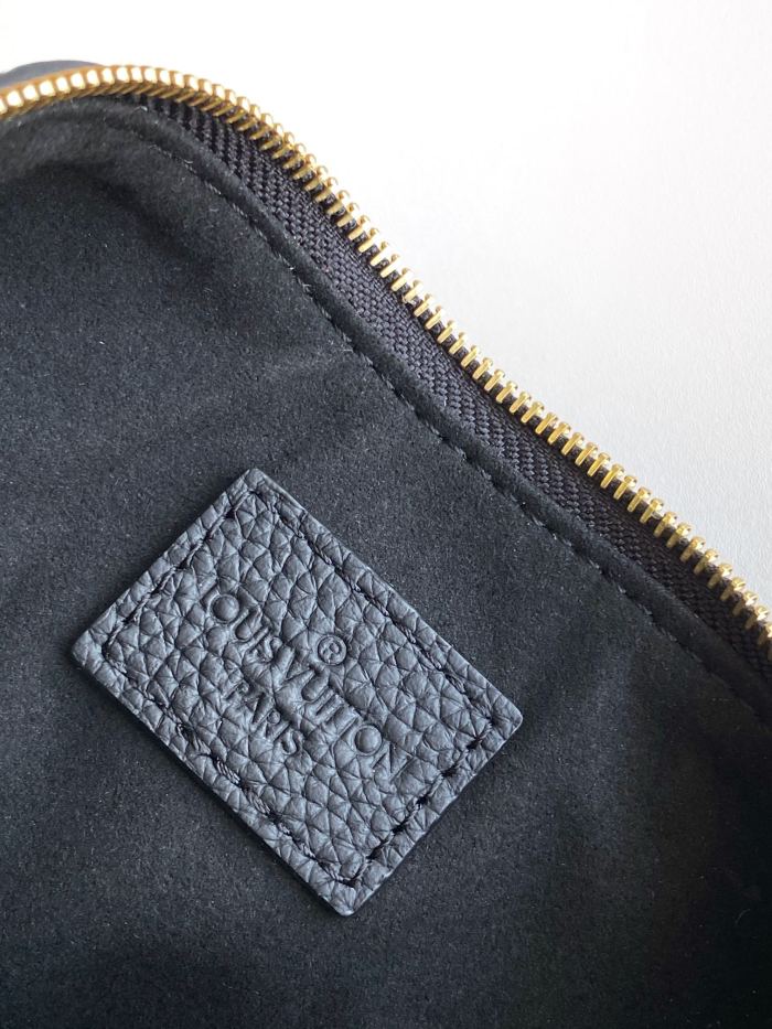 LV Liv pochette Bag M83301 XYMC054 24cm