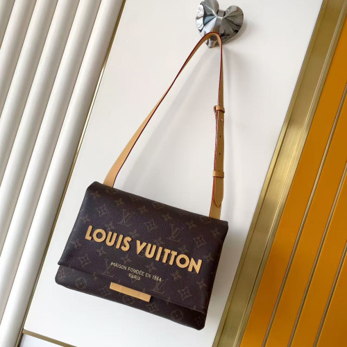 LV Take Out Bag M28113 XYMC055 32cm