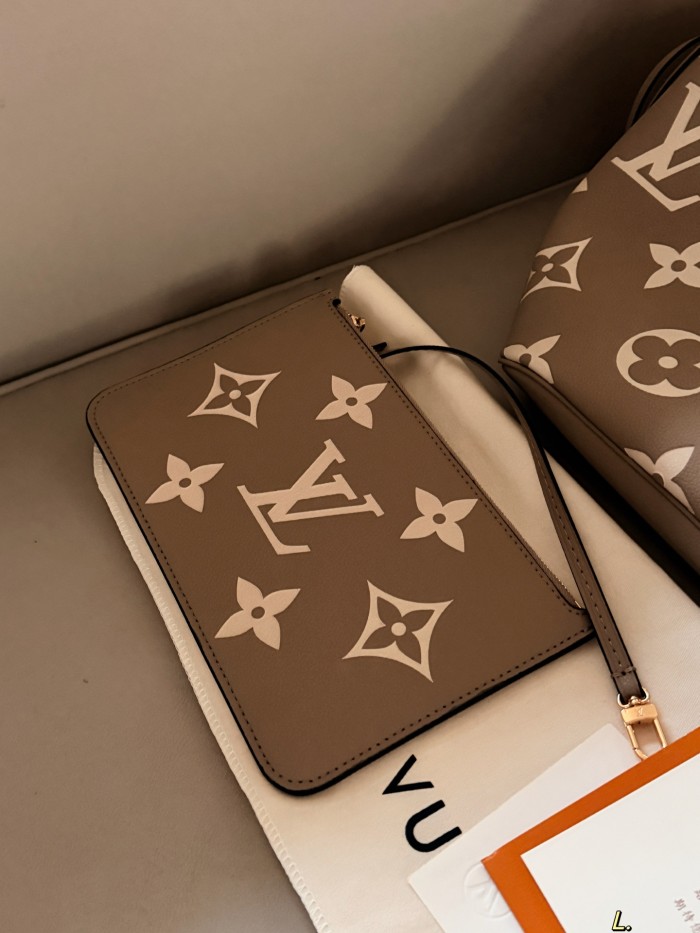 LV Neverfull Bag 281 DB062 31cm