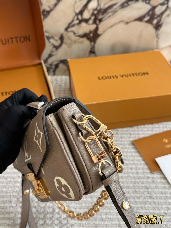 LV Pochette Métis East West Bag 285 DB572 21cm