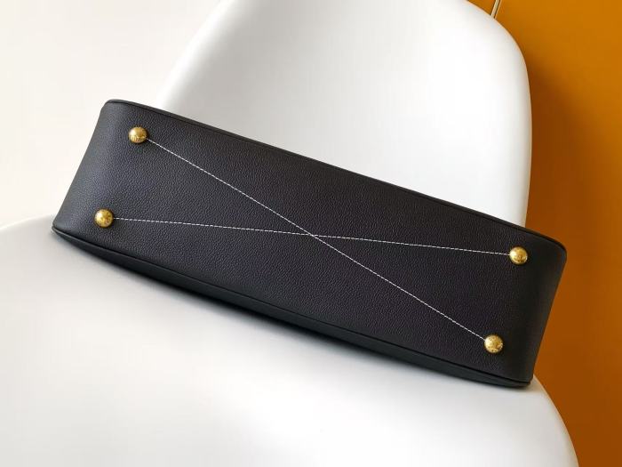 LV Low Key Bag M26257 XYMC085 43.5cm