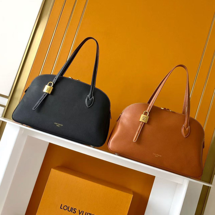 LV Low Key Bag M26257 XYMC085 43.5cm