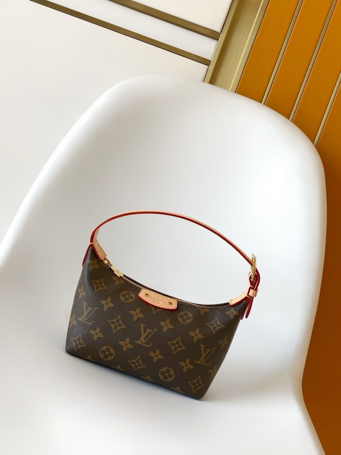 LV Hills Pochette Bag M27509 XYMC063 18.5cm