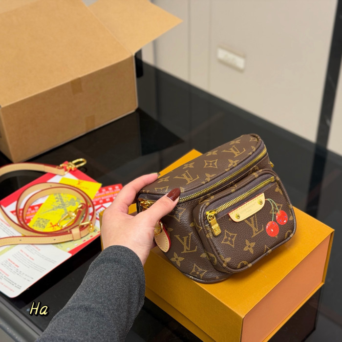 LV Mini Bumbag 293 DB571 18cm