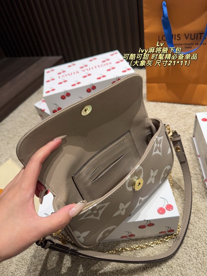 LV Wallet On Chain Ivy Bag 295 DB081 21cm