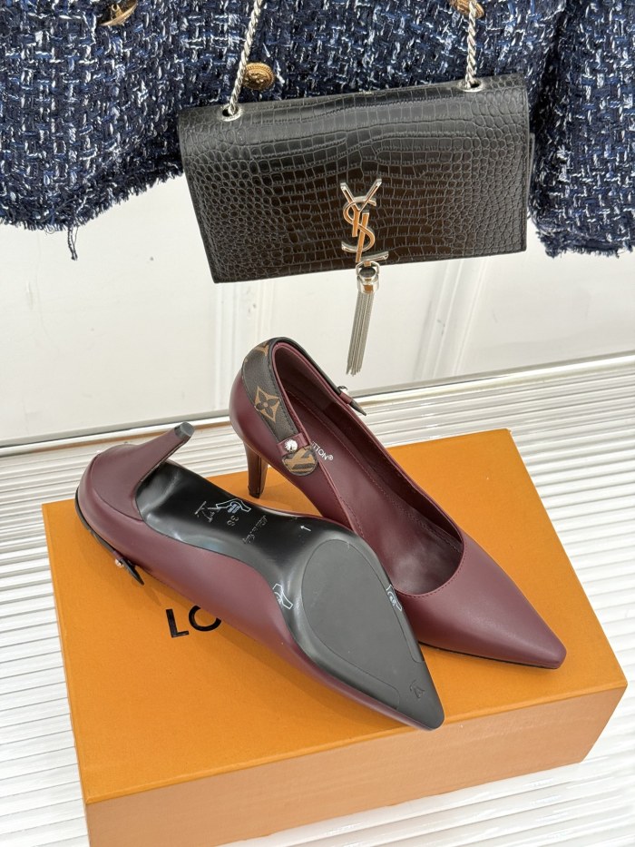 LV shoes 032 XM063