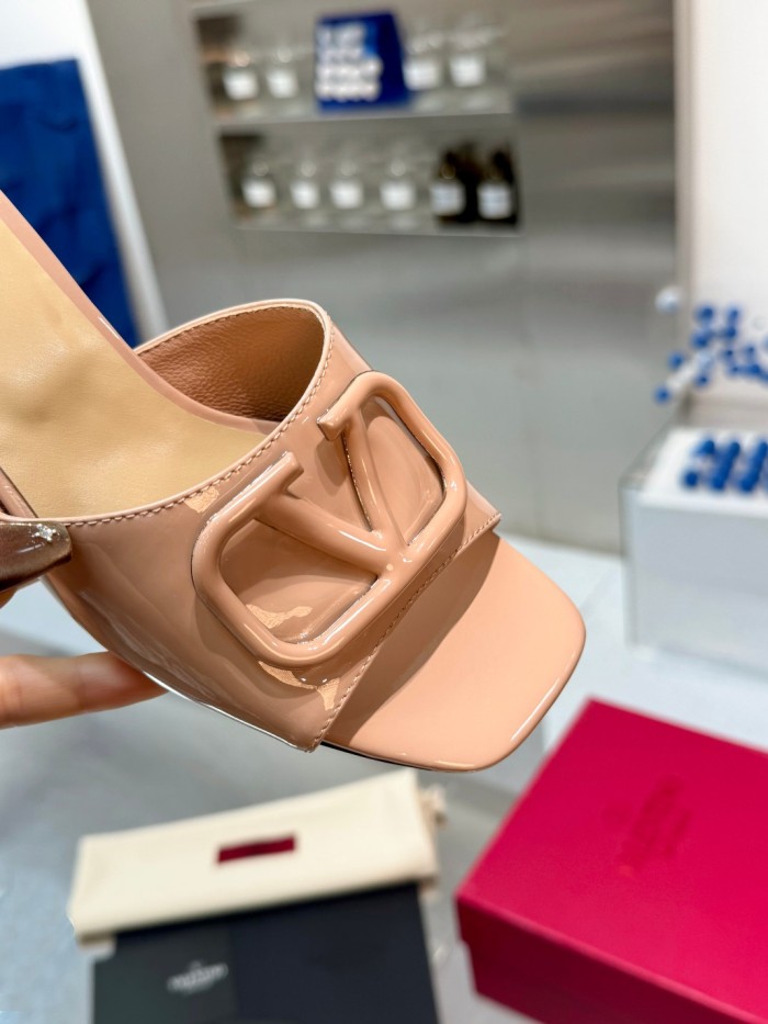 Valentino shoes 033 XM072