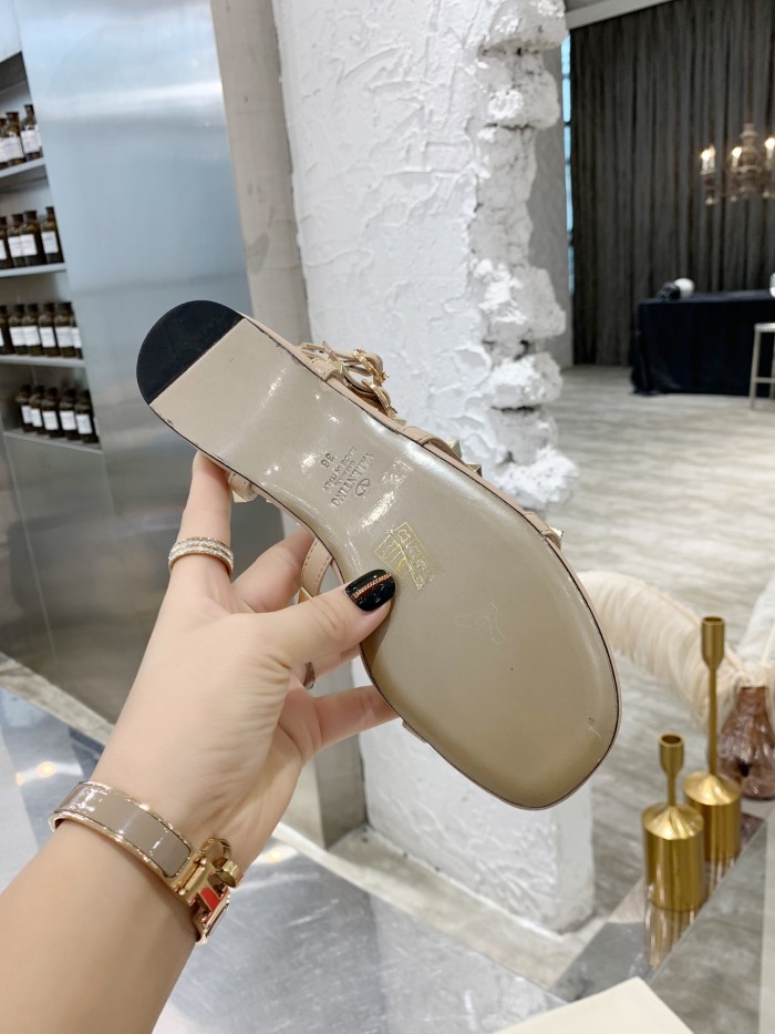 Valentino shoes 028 XM072