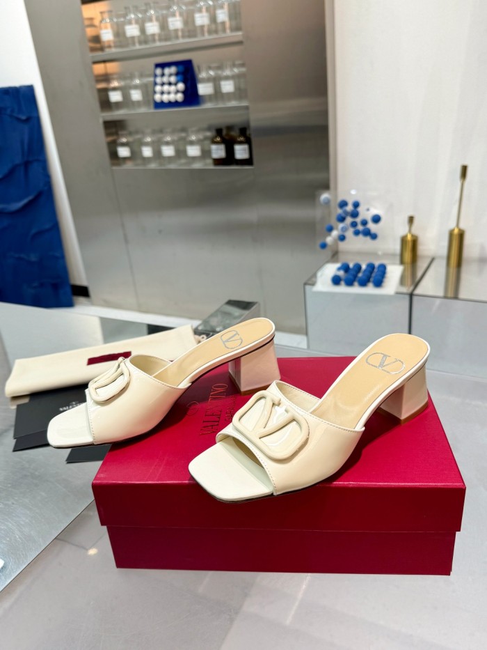 Valentino shoes 033 XM072
