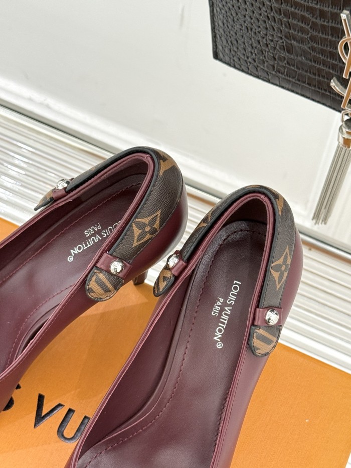 LV shoes 032 XM063