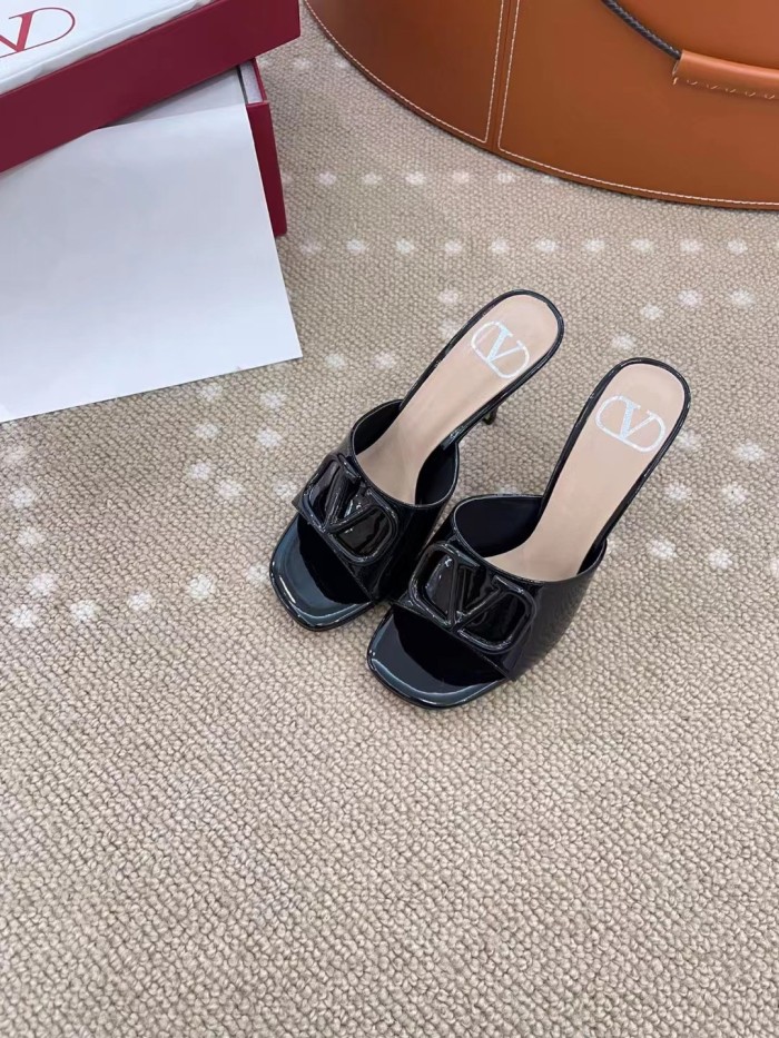 Valentino shoes 032 XM072