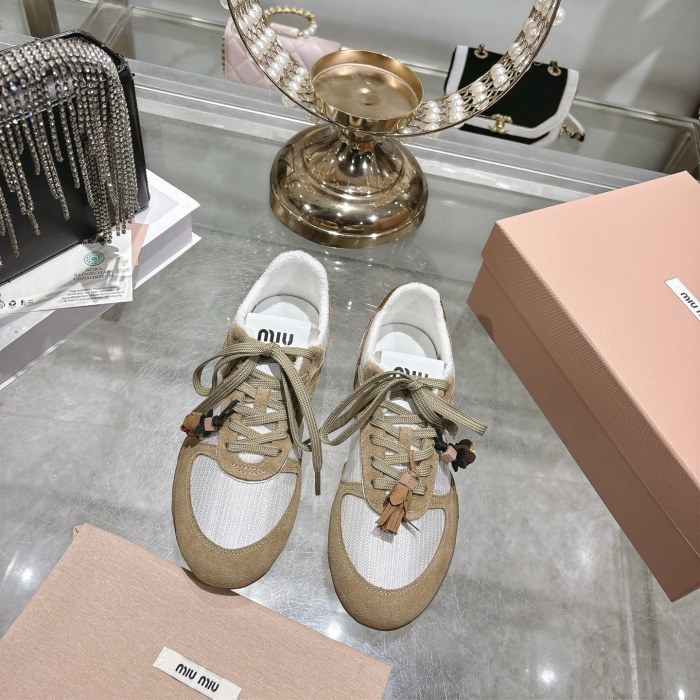 Miu Miu Casual shoes 012 XM092