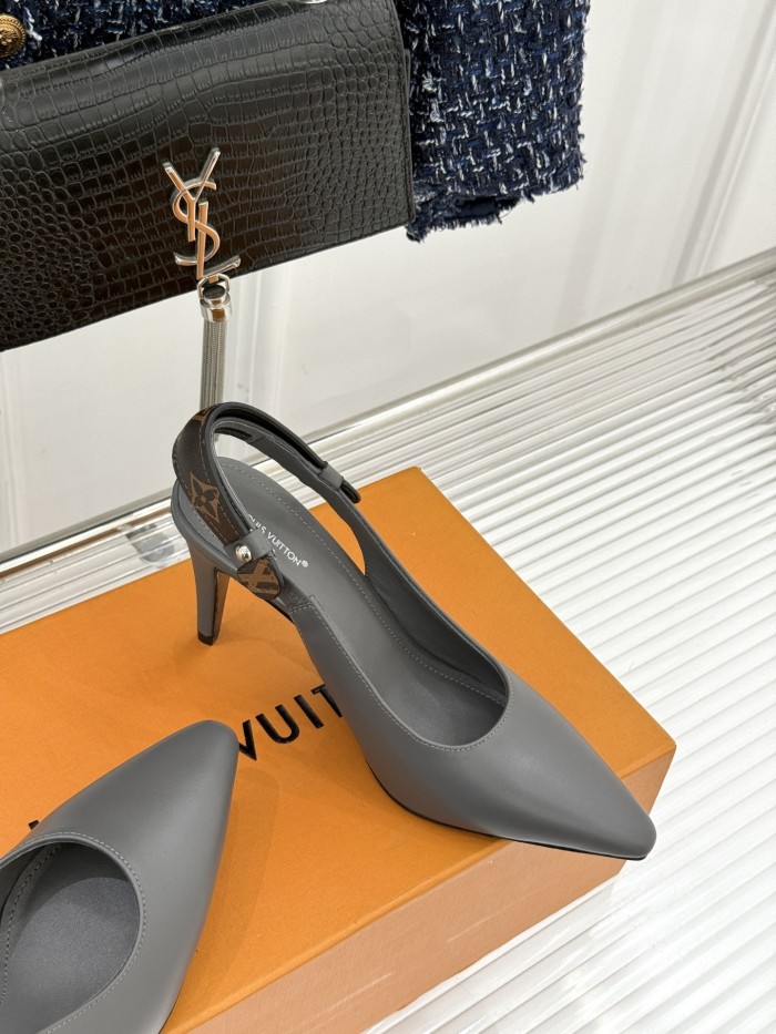 LV shoes 033 XM063