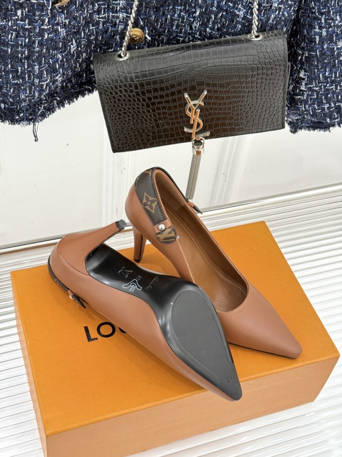 LV shoes 032 XM063