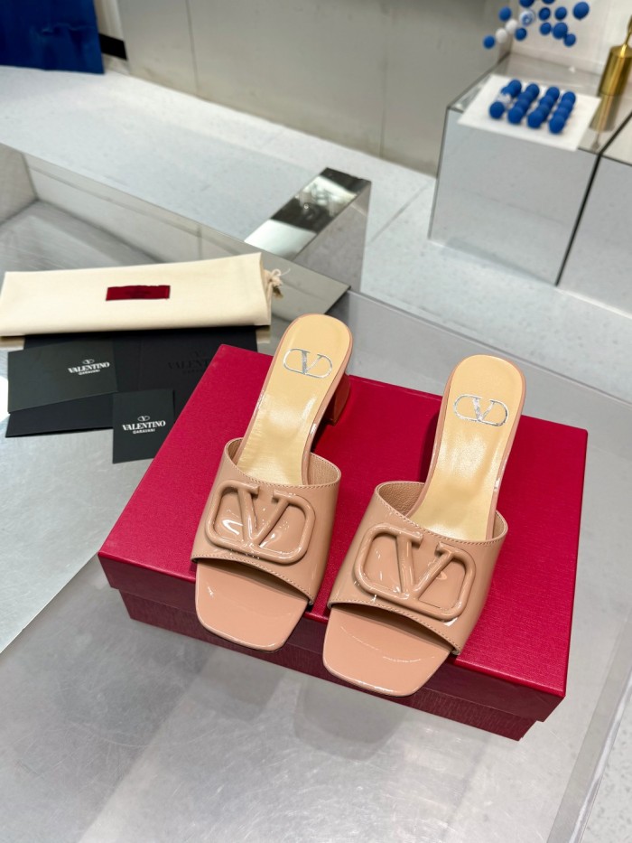 Valentino shoes 033 XM072
