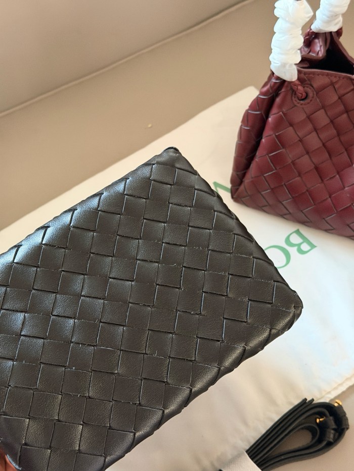 Bottega Veneta Andiamo Handbag 010 DB552 22cm