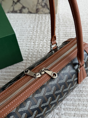Goyard Shoulder Bag 005 DB032 22cm