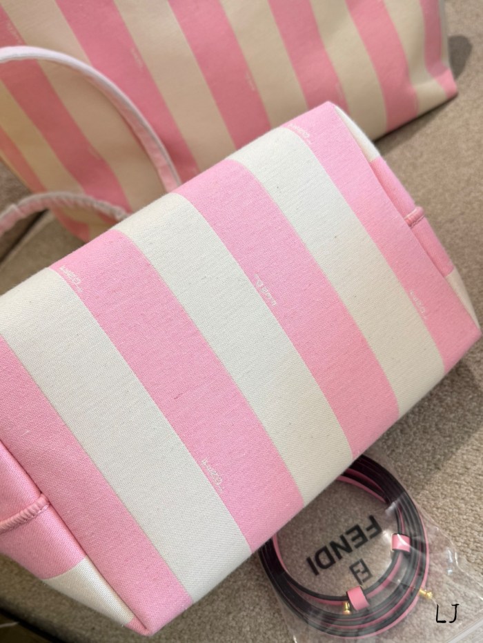 Fendi Roll Tote 007 DB581 25-35cm