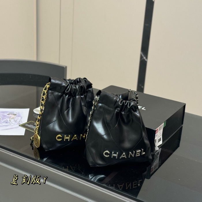 Chanel Shoulder Bag 115 DB081 20cm