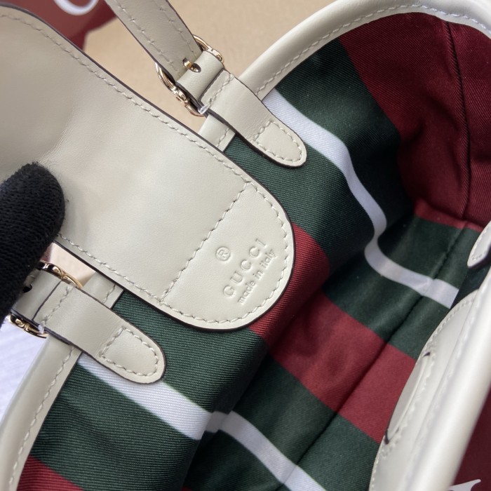 Gucci Emblem Bag 855491 BST064 17.5cm