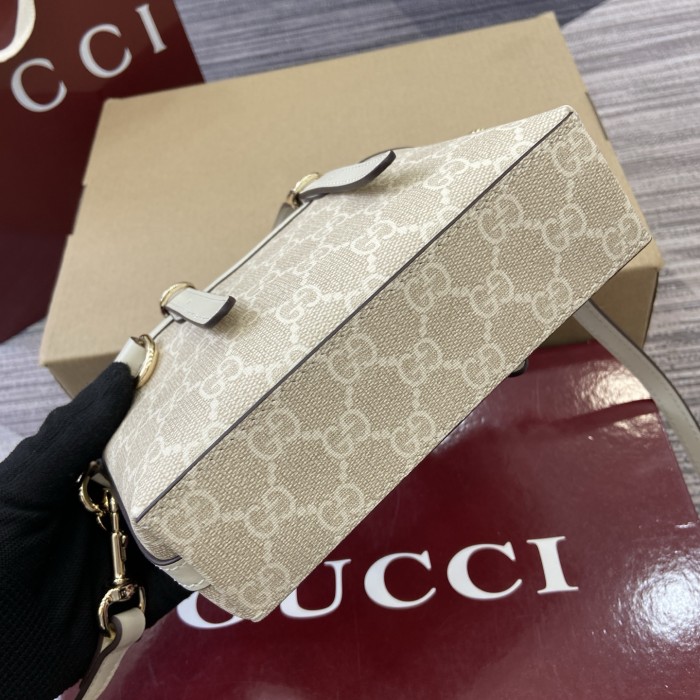 Gucci Emblem Bag 855491 BST064 17.5cm