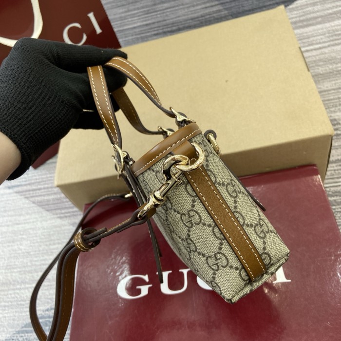 Gucci Emblem Bag 855491 BST064 17.5cm