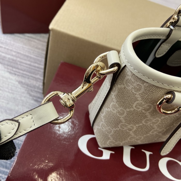 Gucci Emblem Bag 855491 BST064 17.5cm