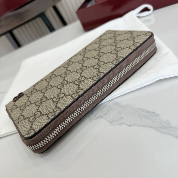 Gucci Supreme Wallet 856562 BST032 19cm