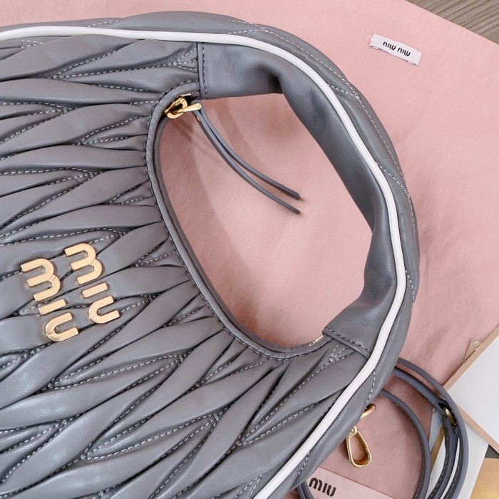 Miu Miu Wander Matelassé Bag 5BC125 HH0001 23cm