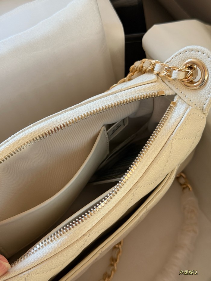 Chanel 25A Shoulder Bag 134 DB561 22cm