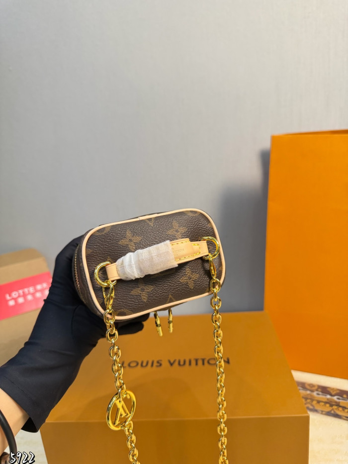 LV Vanity Pouch Bag 318 DB061 10cm