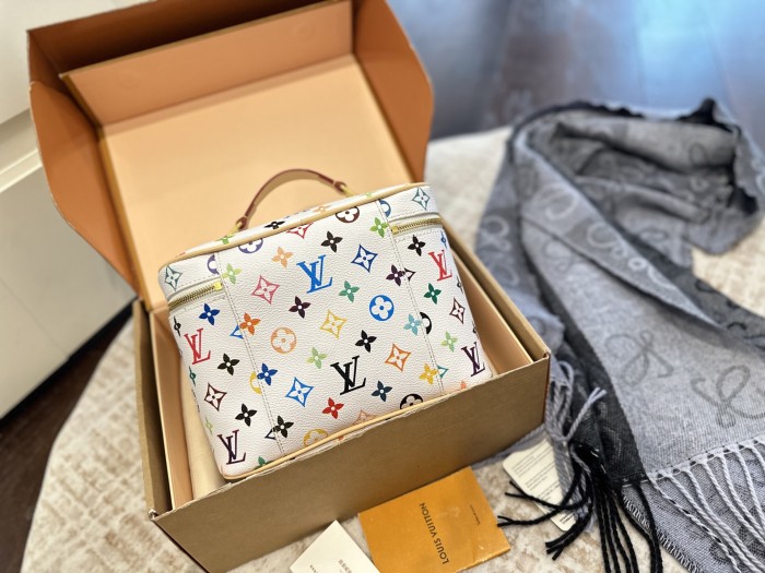 LV Vanity Pouch Bag 319 DB581 24cm