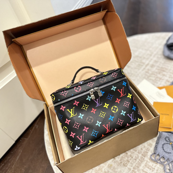 LV Vanity Pouch Bag 319 DB581 24cm