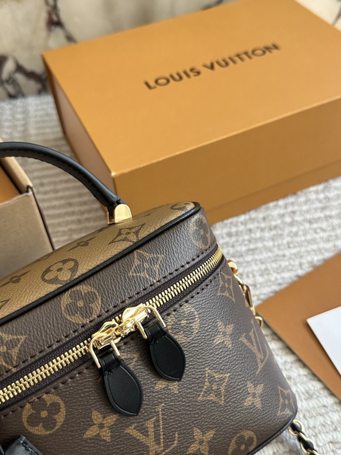 LV Vanity Pouch Bag 313 DB561 19cm