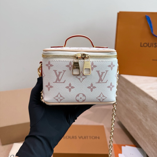 LV Vanity Pouch Bag 305 DB012 14cm