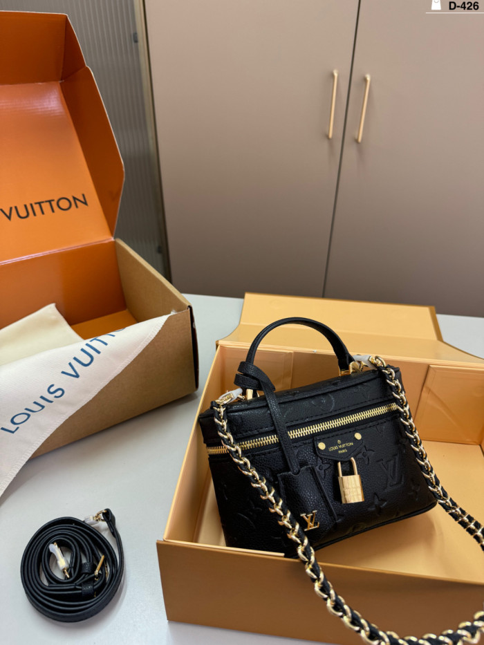 LV Vanity Pouch Bag 320 DB581 19cm
