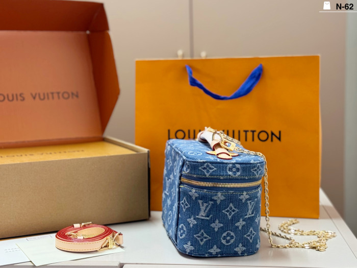 LV Vanity Pouch Bag 314 DB071 20cm